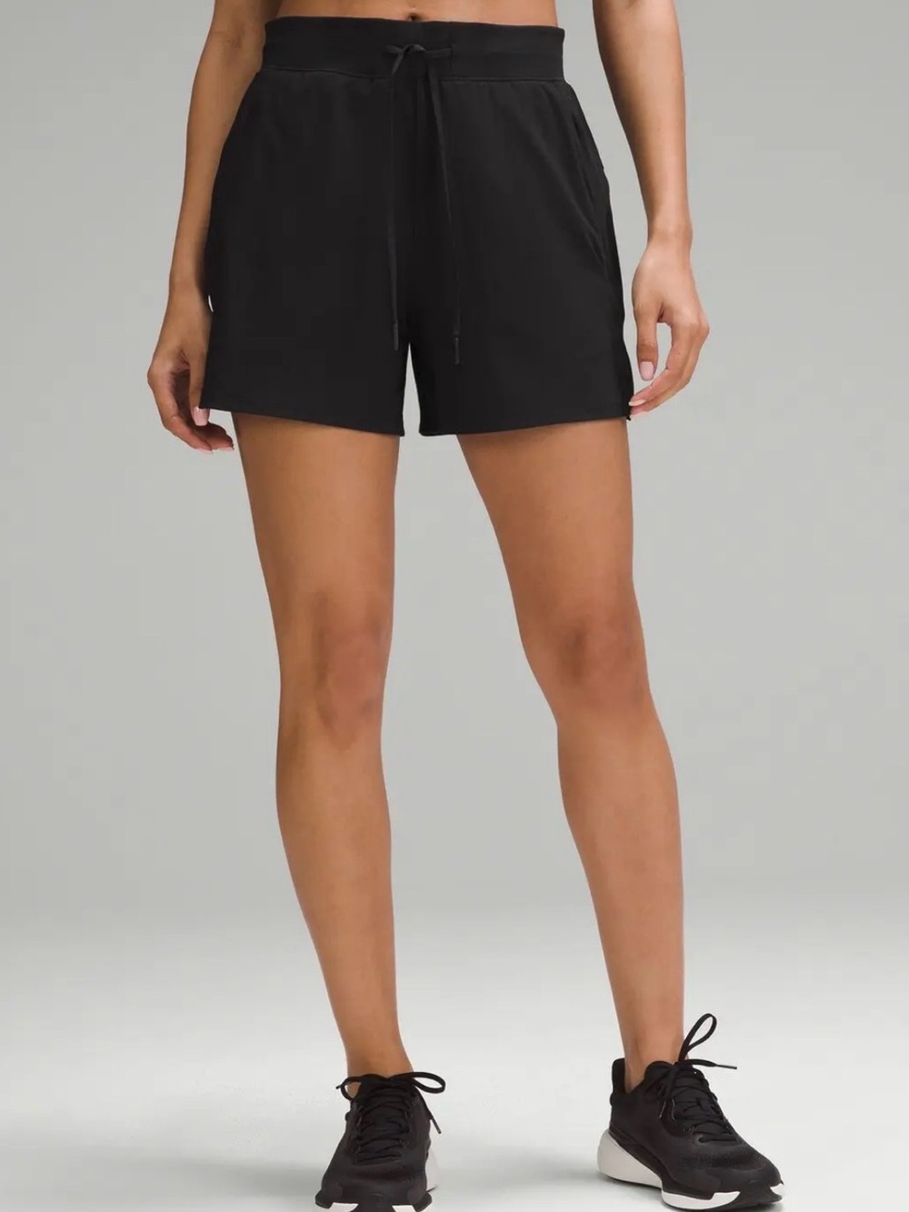 lululemon athletica Black licence to train 4” Athletic Shorts size 4, black